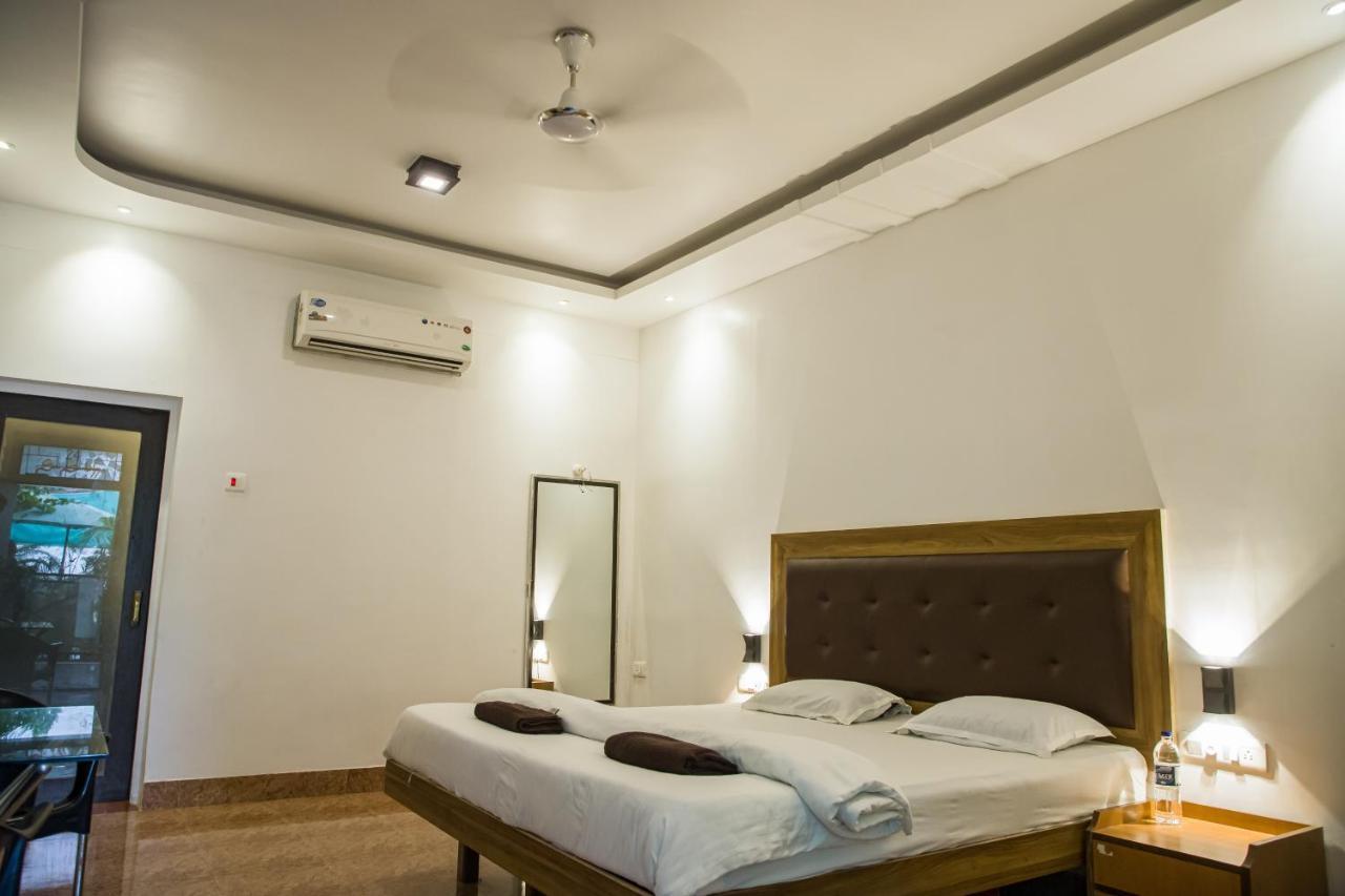 Sanidhya Beach Resort Alibág Kültér fotó