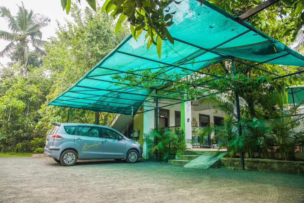 Sanidhya Beach Resort Alibág Kültér fotó