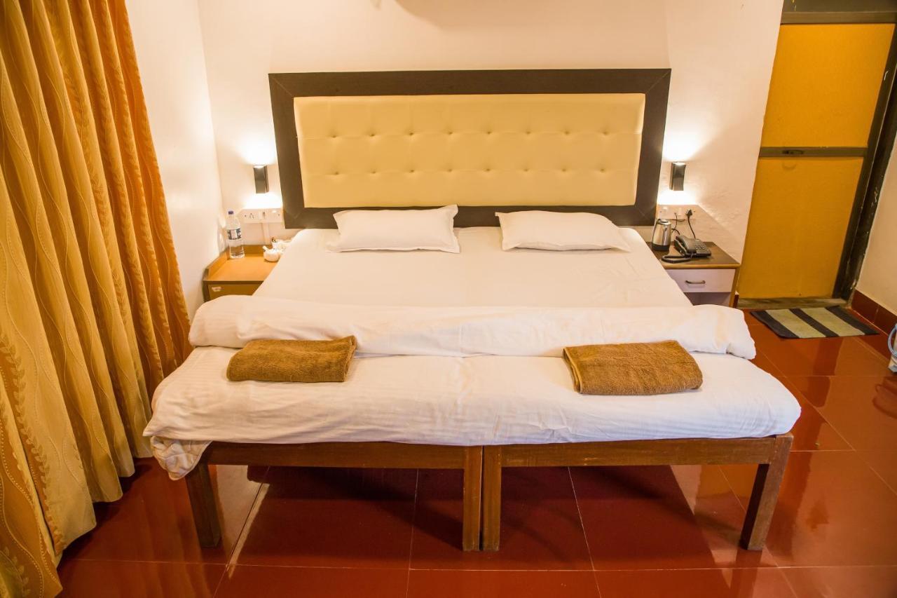 Sanidhya Beach Resort Alibág Kültér fotó