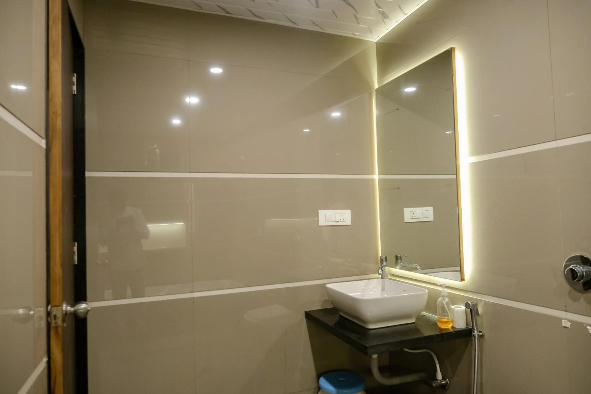 Sanidhya Beach Resort Alibág Kültér fotó